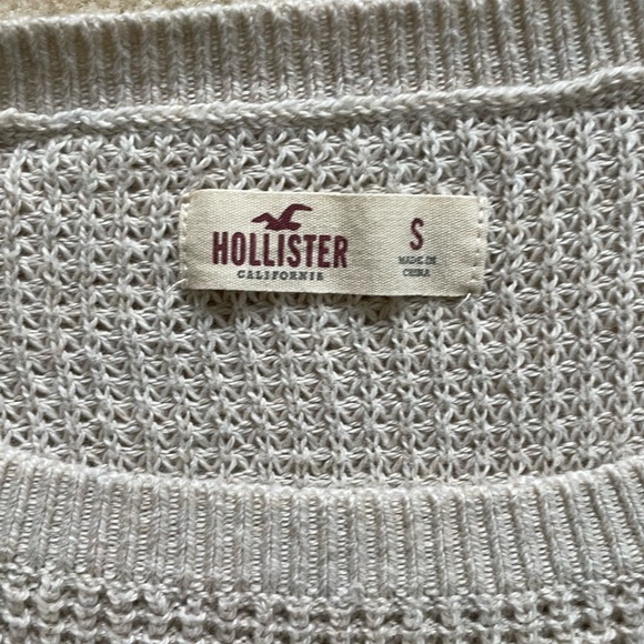 Cold Shoulder Cream Sweater - Picture 4 of 7